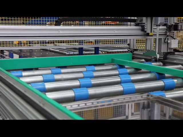 Applying an adhesive bead by means of a shotmix